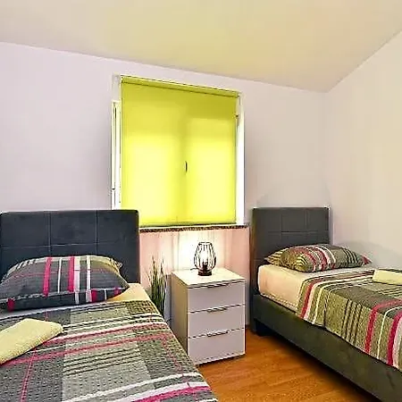 2115 Szálloda 3*